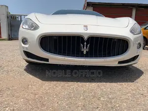 Photo - Maserati Ghibli 2010 White