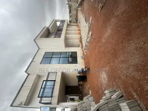4bdrm House in Bee Decor & Homes, Adenta for sale
