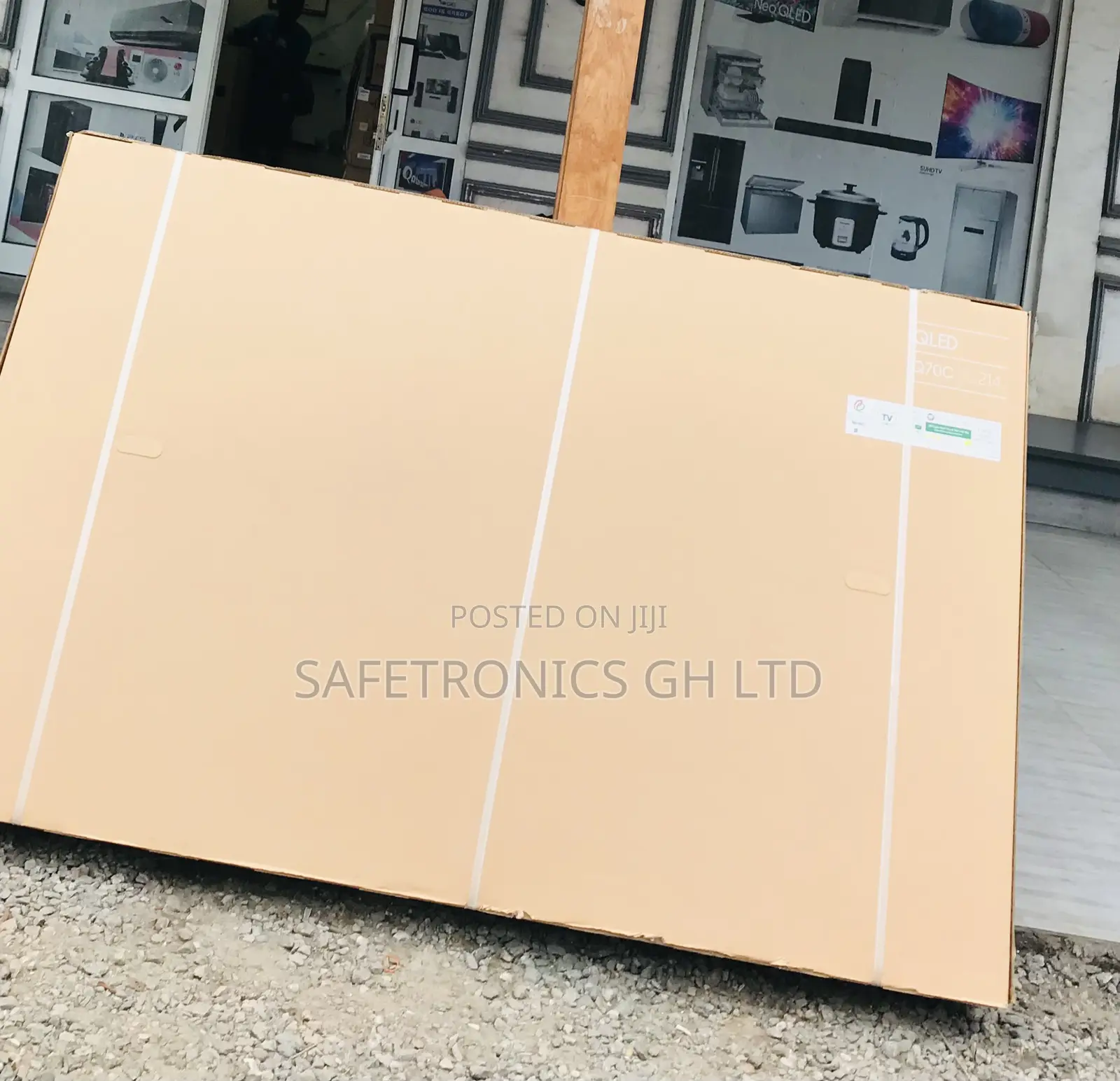 85 Inches Qled Smart Samsung Q70 Sleek Tv