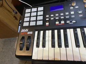 Akai MPK 25 Midi Keyboard