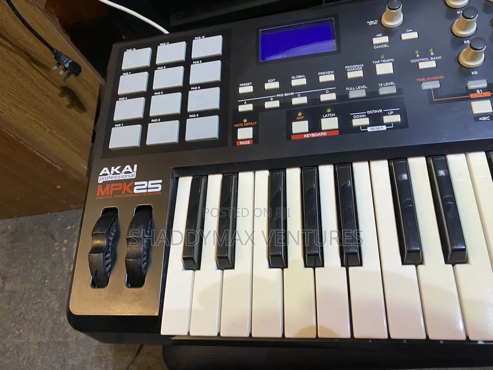 Akai MPK 25 Midi Keyboard