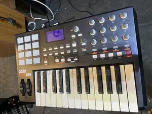 Akai MPK 25 Midi Keyboard