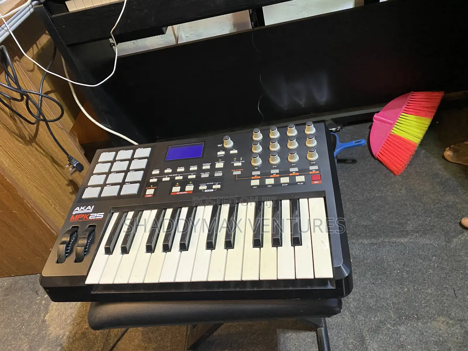 Akai MPK 25 Midi Keyboard