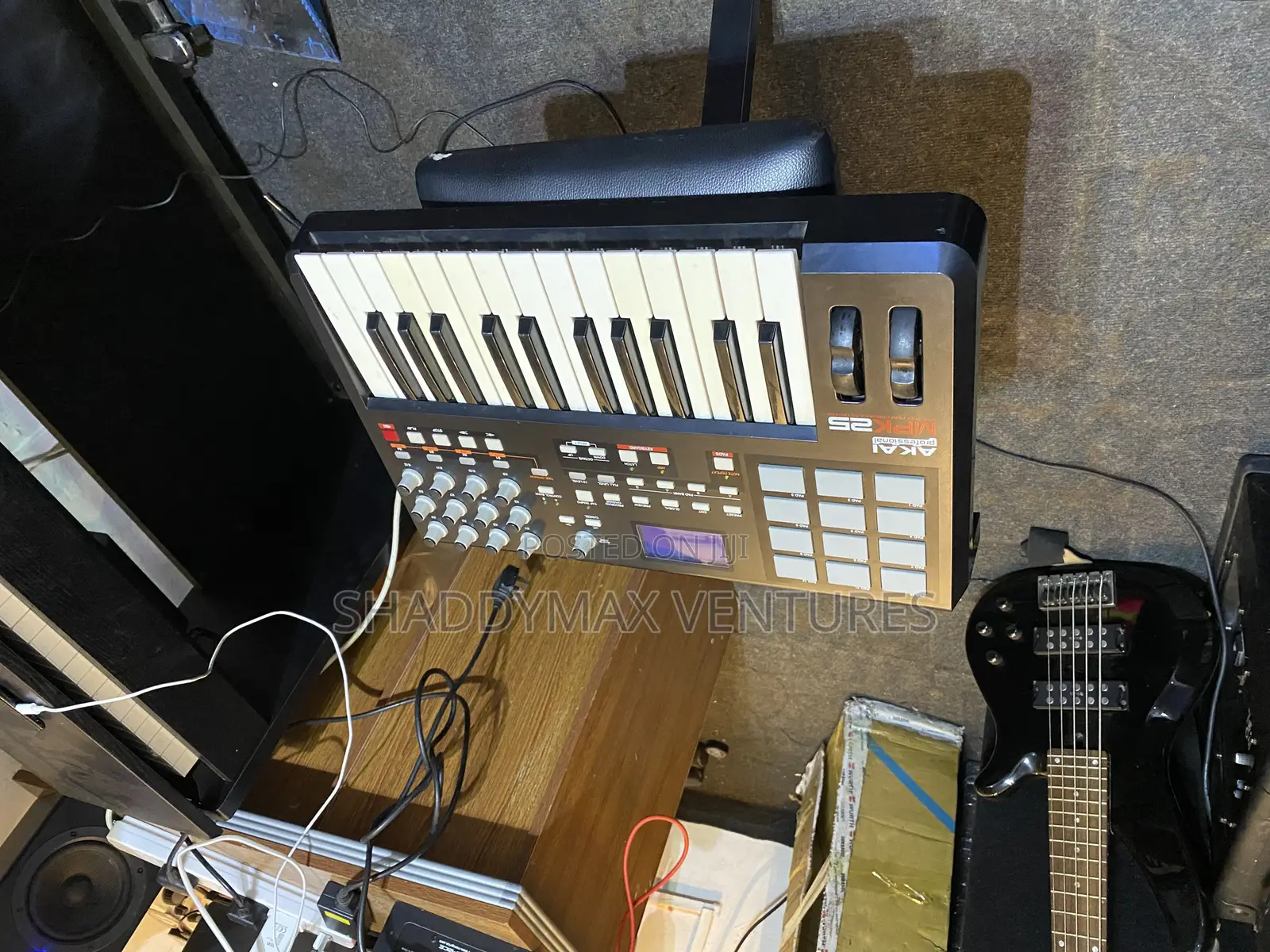 Akai MPK 25 Midi Keyboard