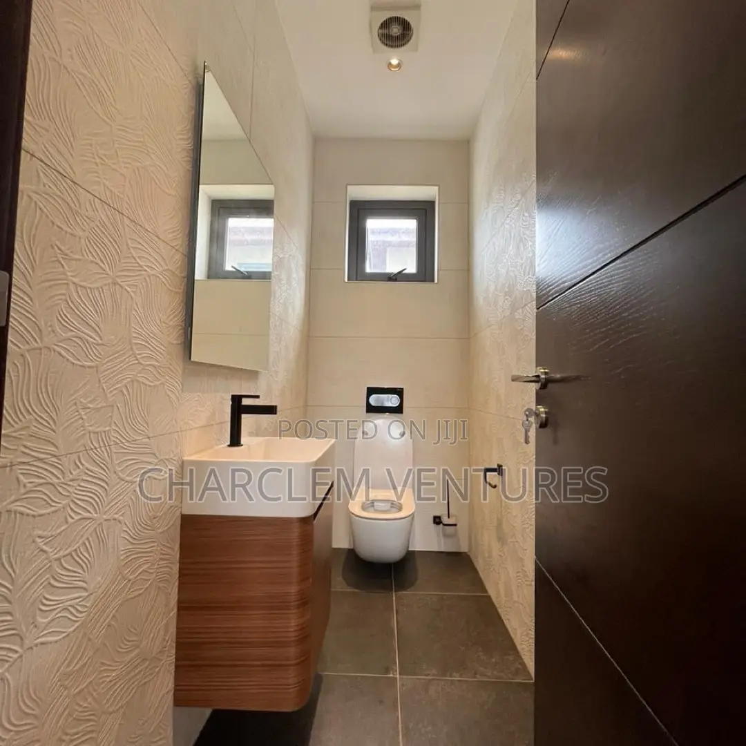 5bdrm House in Charclem Ventures, East Legon for sale
