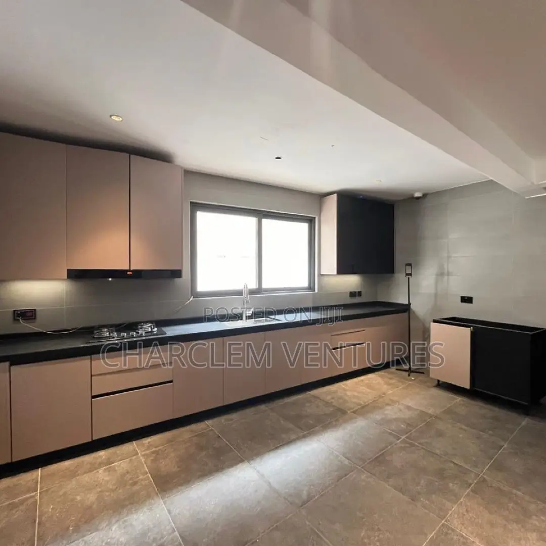 5bdrm House in Charclem Ventures, East Legon for sale