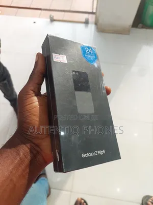 New Samsung Galaxy Z Flip 5 256 GB Black