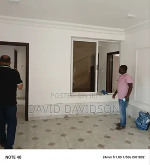 5bdrm Mansion in 5 Bedroom Self, Tema Metropolitan for rent