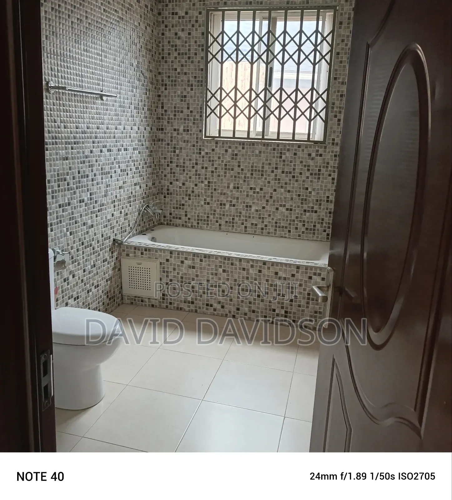5bdrm Mansion in 5 Bedroom Self, Tema Metropolitan for rent