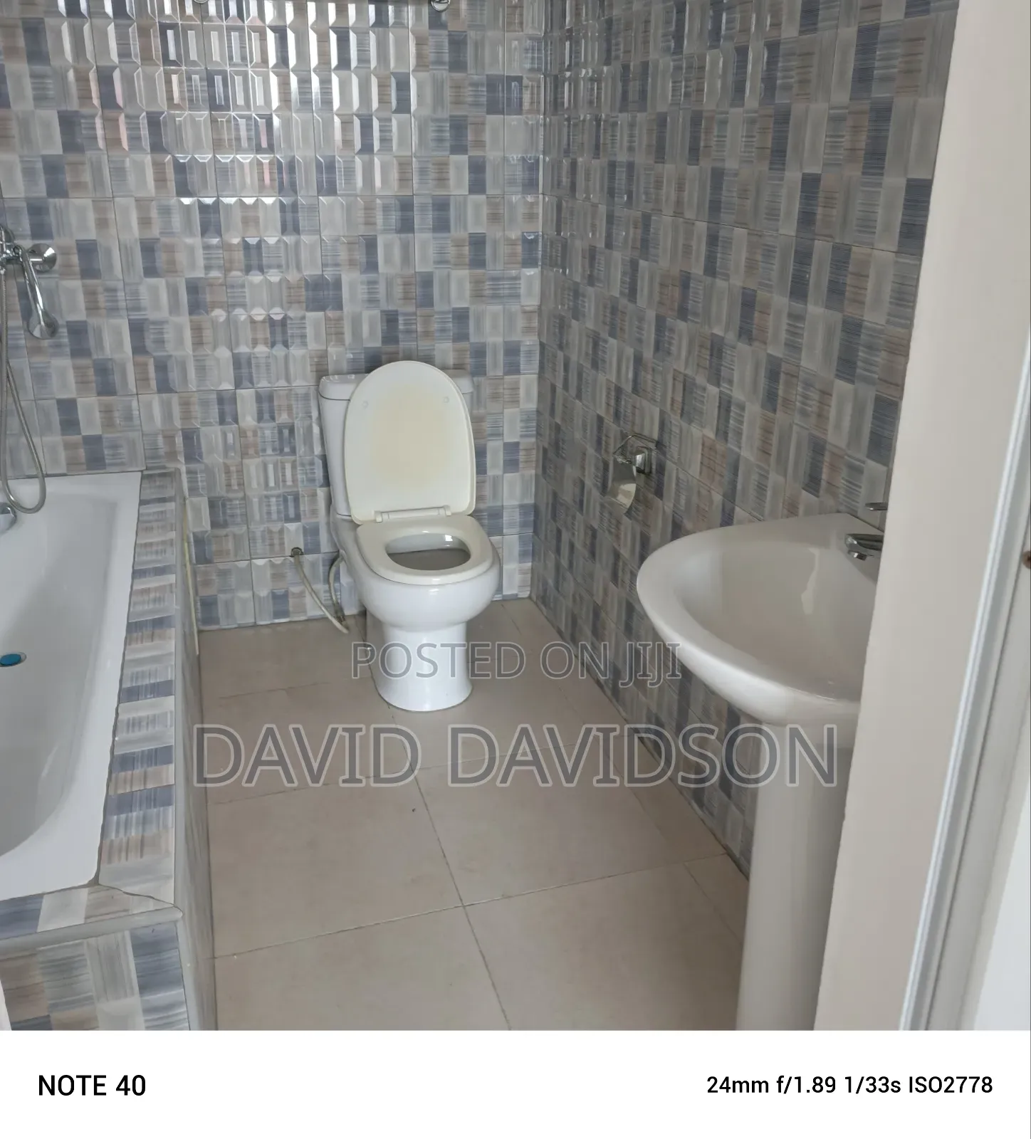 5bdrm Mansion in 5 Bedroom Self, Tema Metropolitan for rent