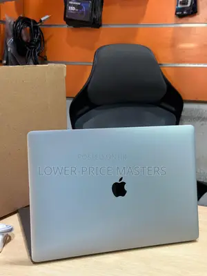 New Laptop Apple MacBook Pro 2017 16GB Intel Core I7 SSD 256GB