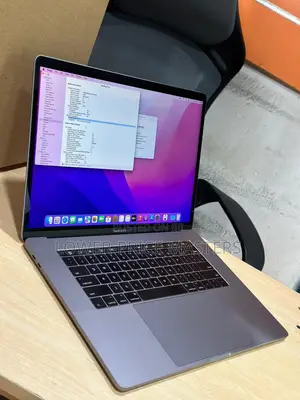 New Laptop Apple MacBook Pro 2017 16GB Intel Core I7 SSD 256GB