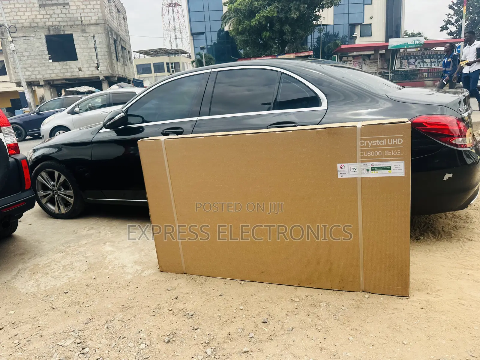 Nice Slim Design UHD Smart Glossy Samsung 65”Cu8000