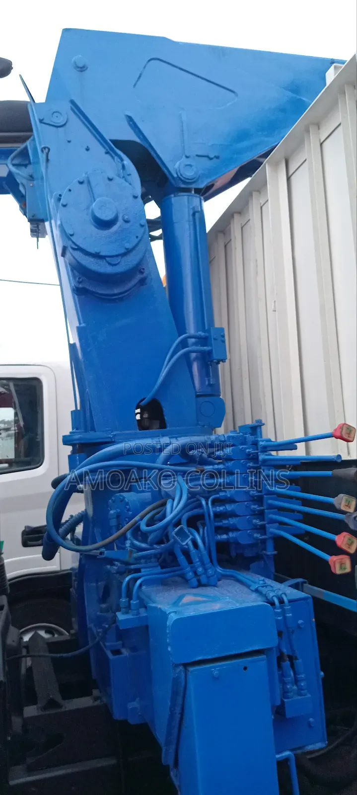 Hyundai 8 Holes Crane for Sale
