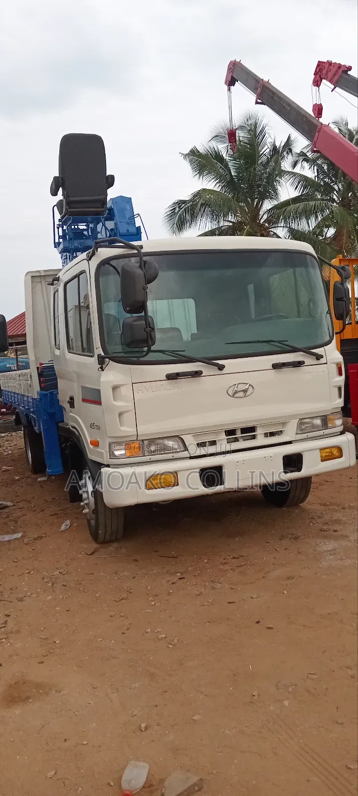 Hyundai 8 Holes Crane for Sale