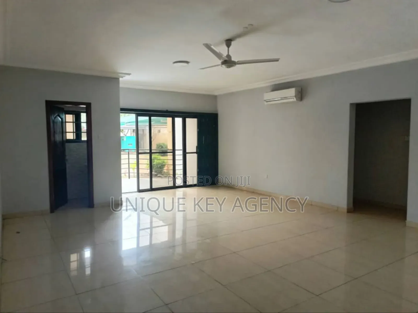 3bdrm Apartment in Unique Key Agency, Airport Residential Area for rent