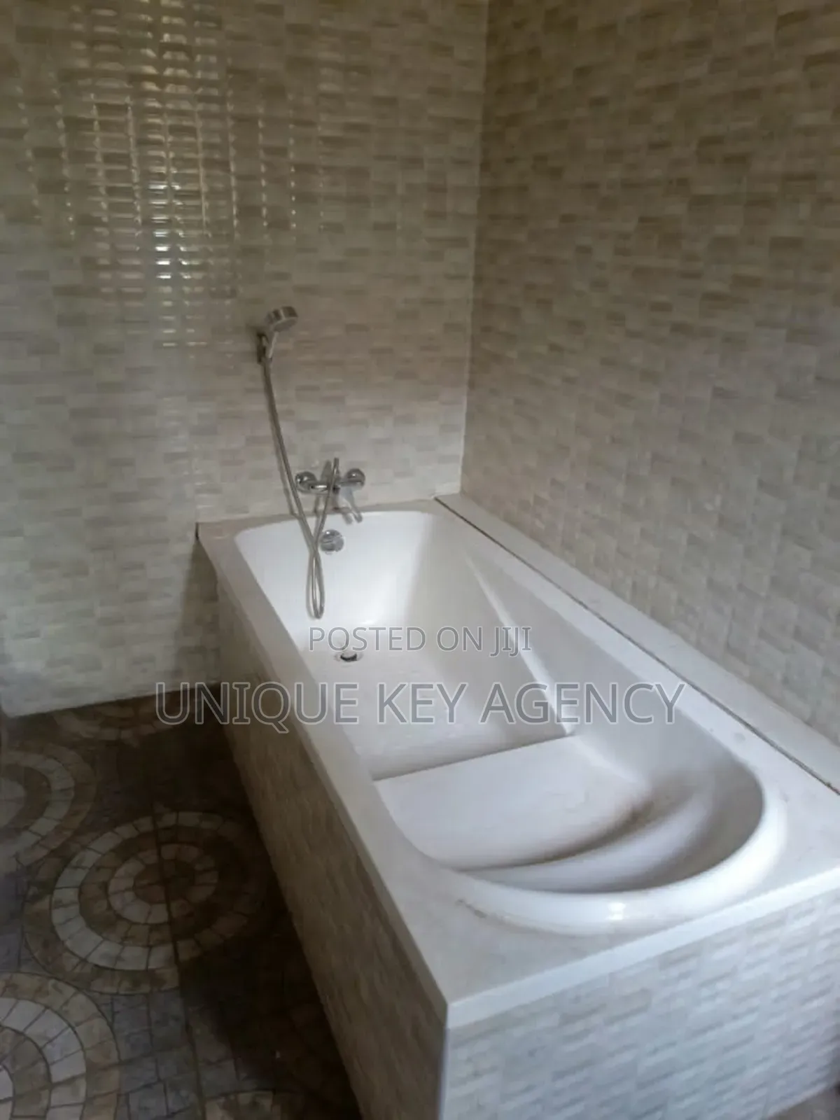 3bdrm Apartment in Unique Key Agency, Airport Residential Area for rent