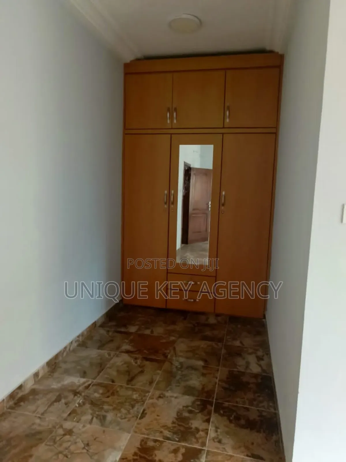 3bdrm Apartment in Unique Key Agency, Airport Residential Area for rent