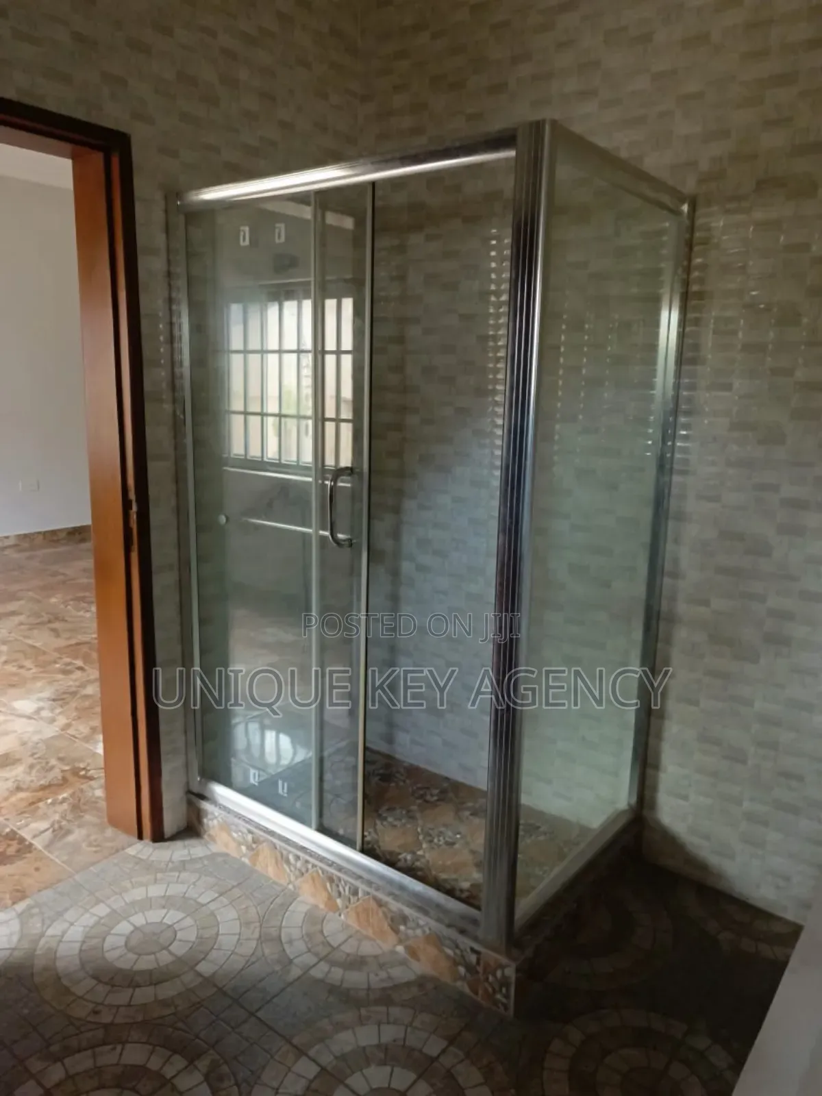 3bdrm Apartment in Unique Key Agency, Airport Residential Area for rent