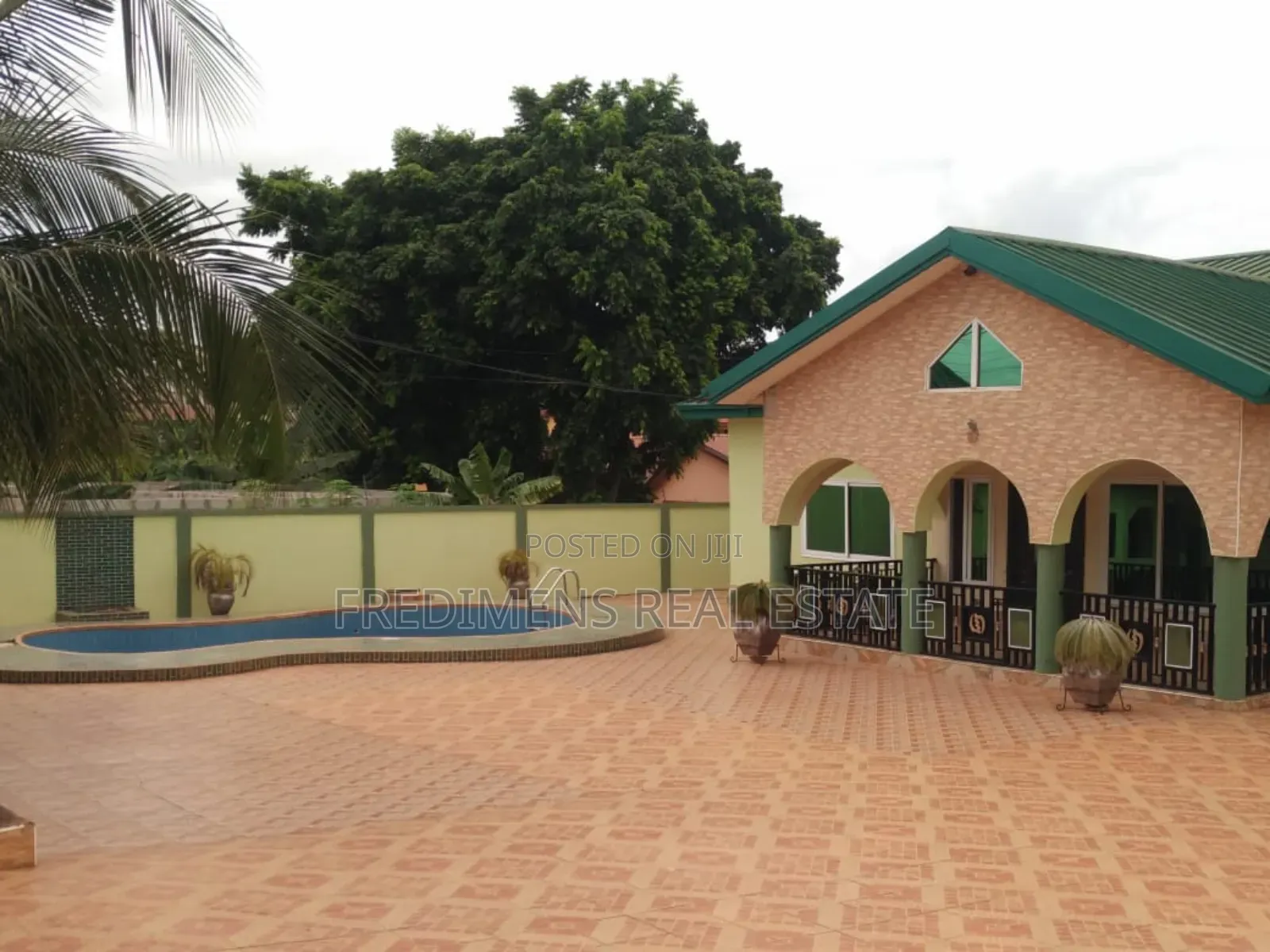 5bdrm House in Fredimens Real, Kumasi Metropolitan for sale