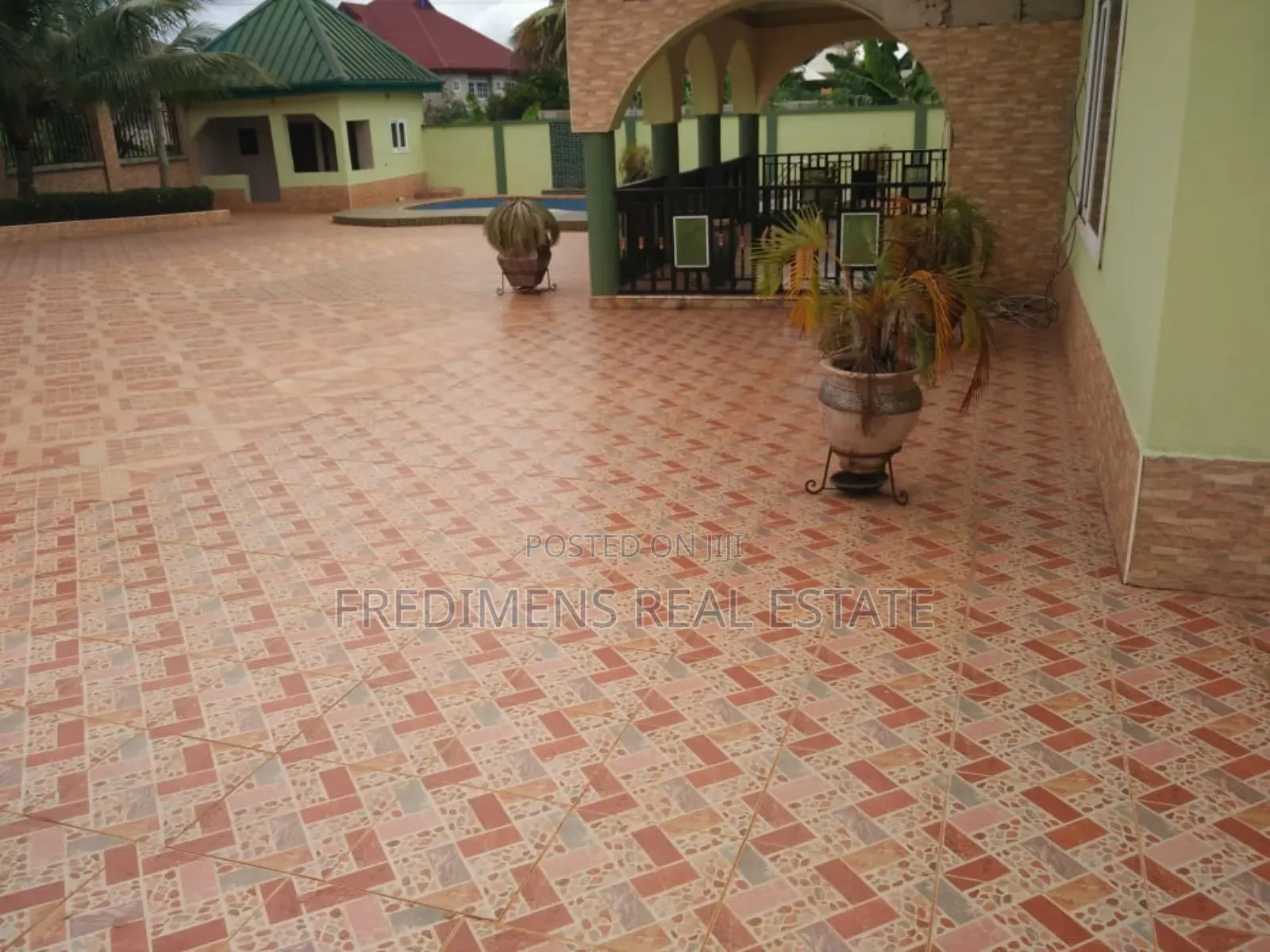 5bdrm House in Fredimens Real, Kumasi Metropolitan for sale