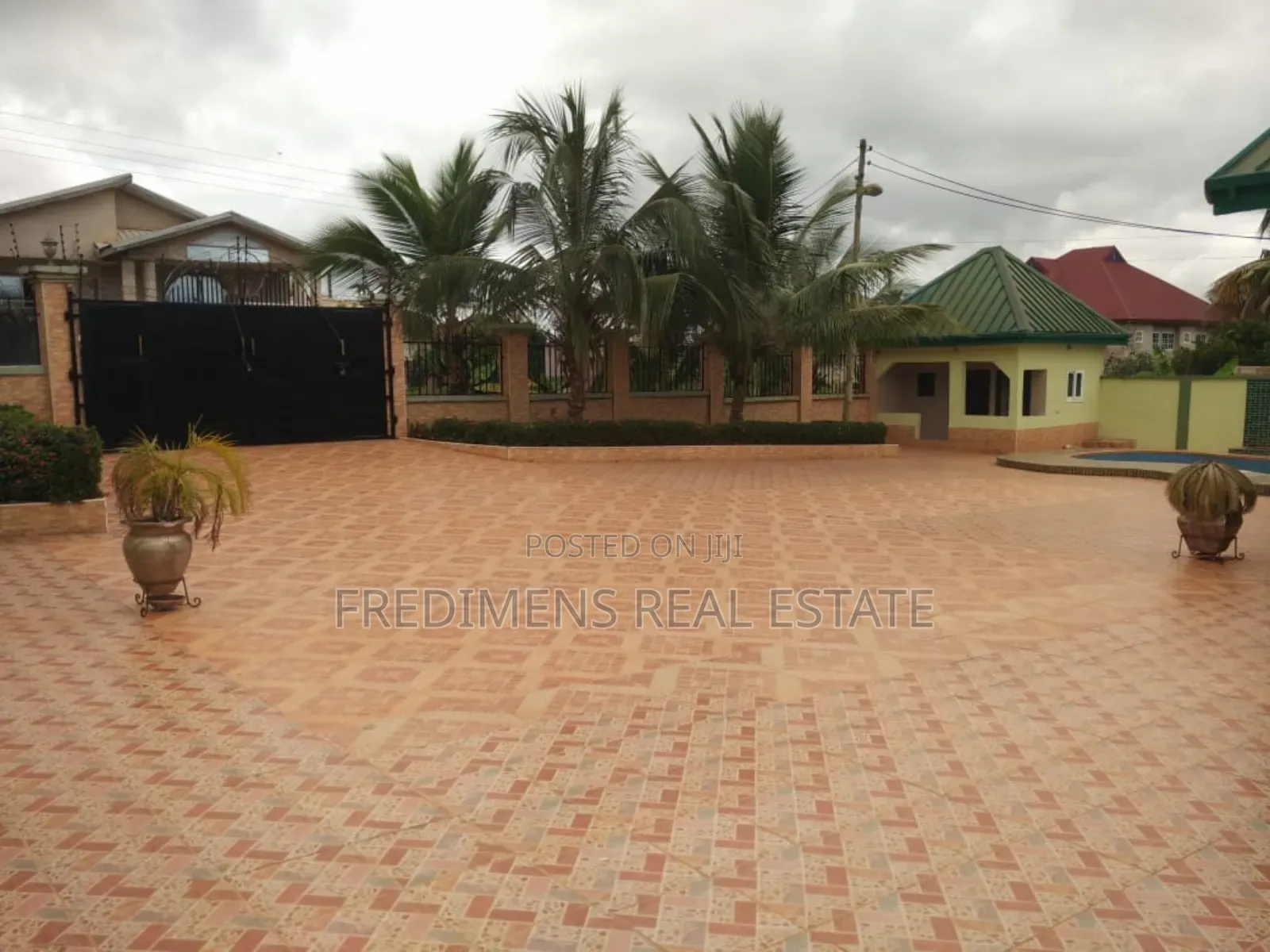 5bdrm House in Fredimens Real, Kumasi Metropolitan for sale