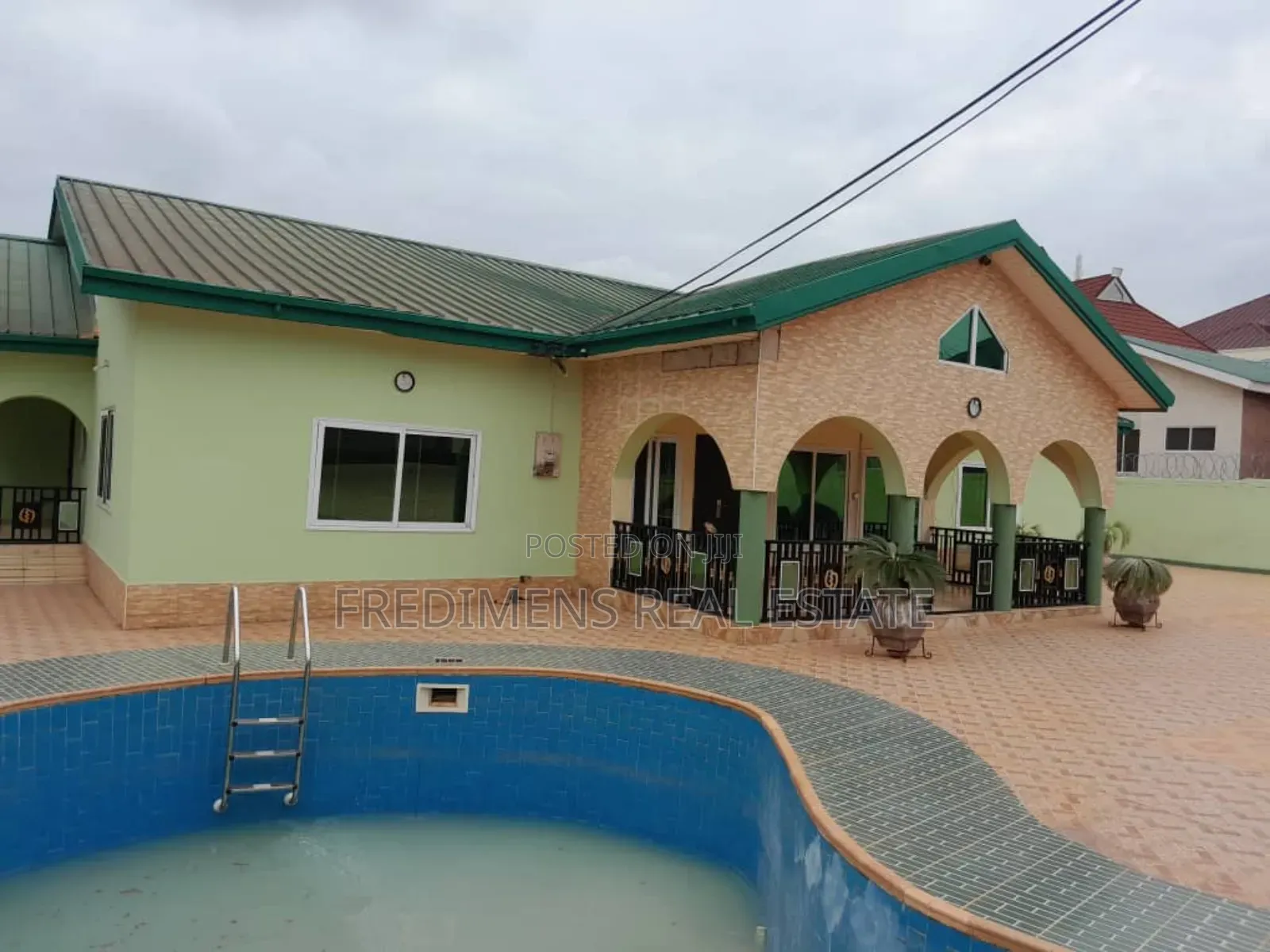 5bdrm House in Fredimens Real, Kumasi Metropolitan for sale