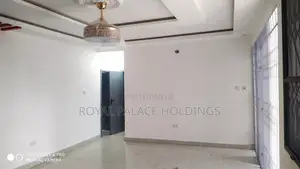 2bdrm Block of Flats in School Junction Area for rent