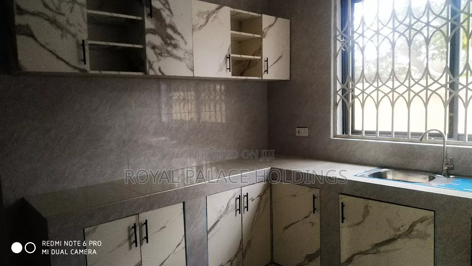 2bdrm Block of Flats in School Junction Area for rent