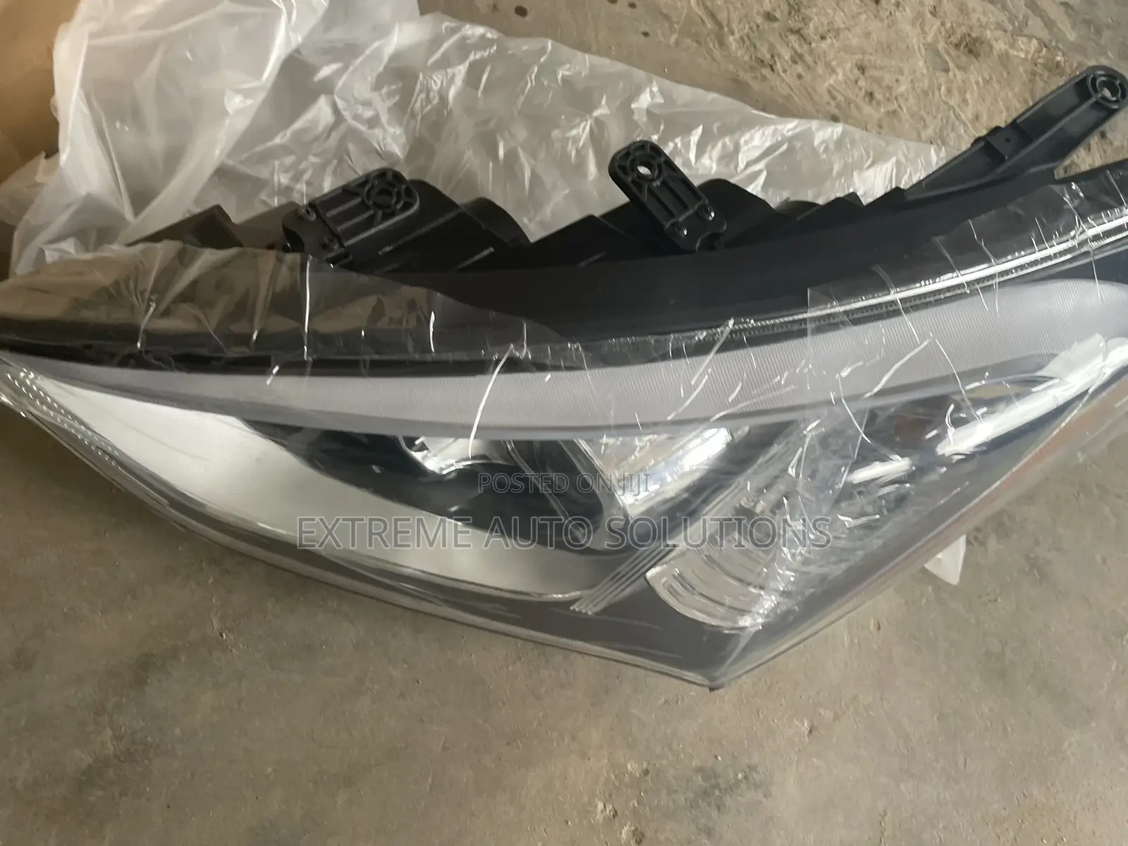 Hyundai Santa Fe 2013 Headlight
