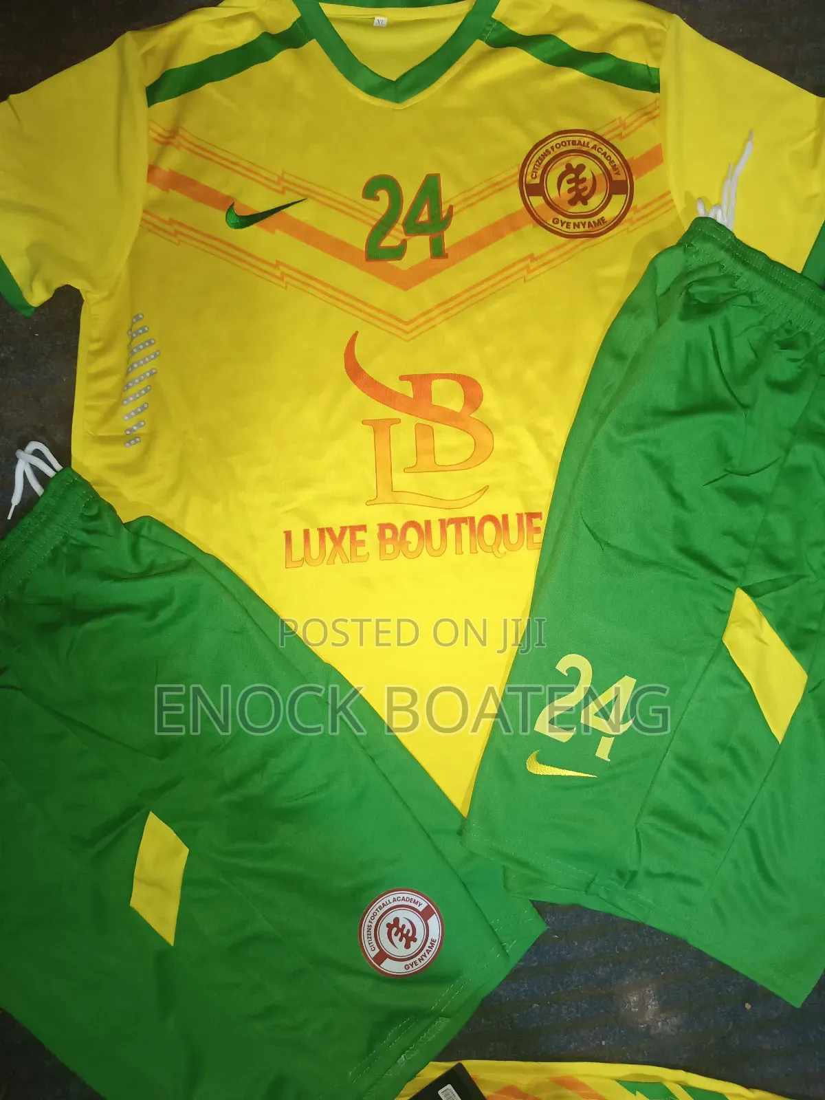 Jerseys Set and Customizing