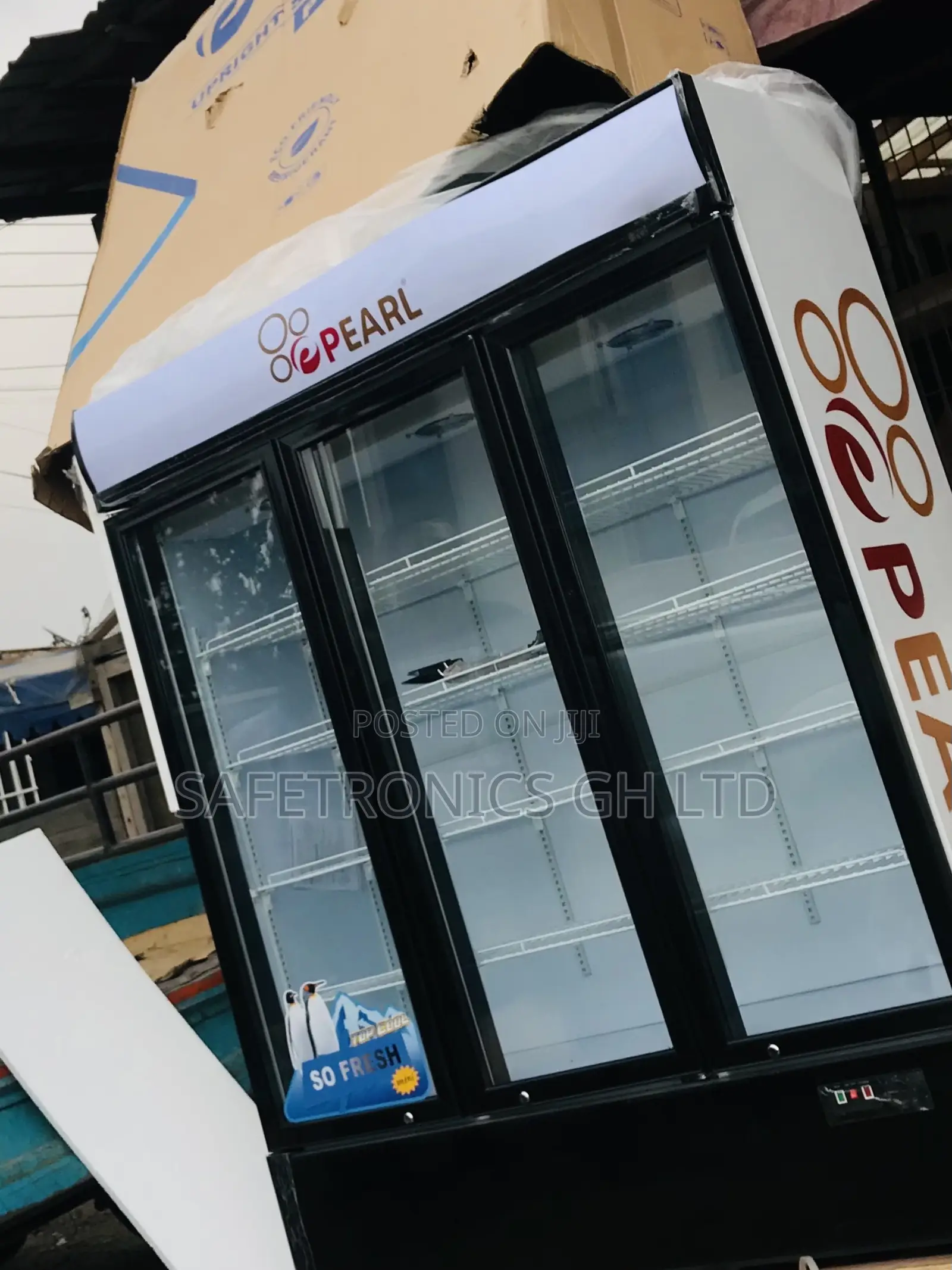 Display 3 Doors Pearl Glass PVC-150 Fridge