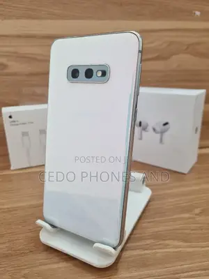 Samsung Galaxy S10e 128 GB White