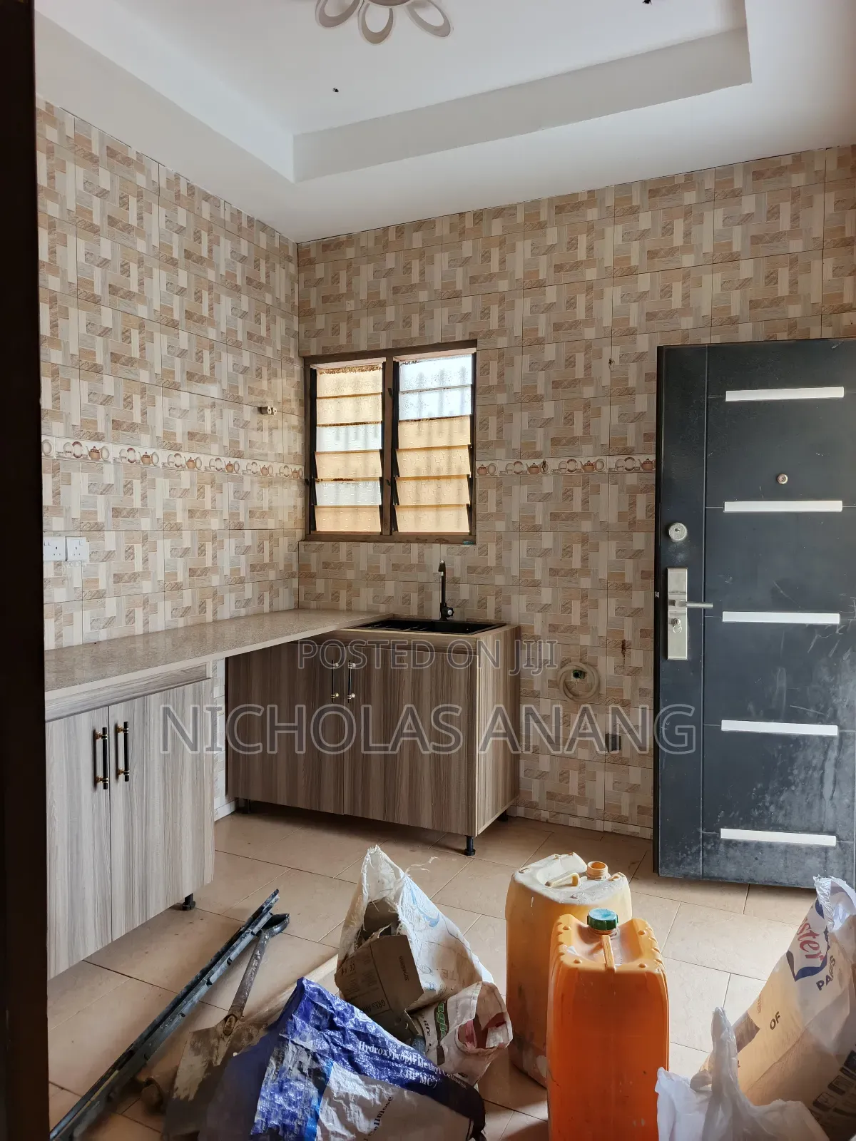 1bdrm Apartment in The Dorns Properties, New Town for rent