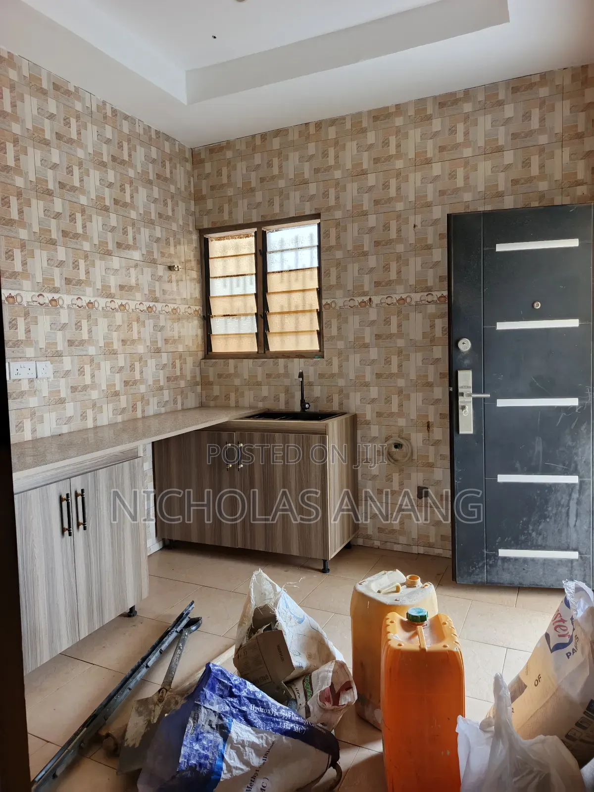 1bdrm Apartment in The Dorns Properties, New Town for rent
