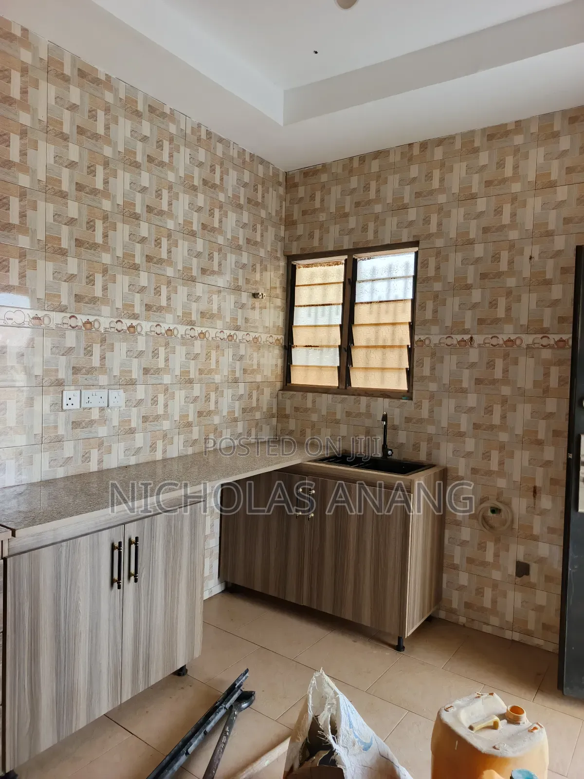 1bdrm Apartment in The Dorns Properties, New Town for rent