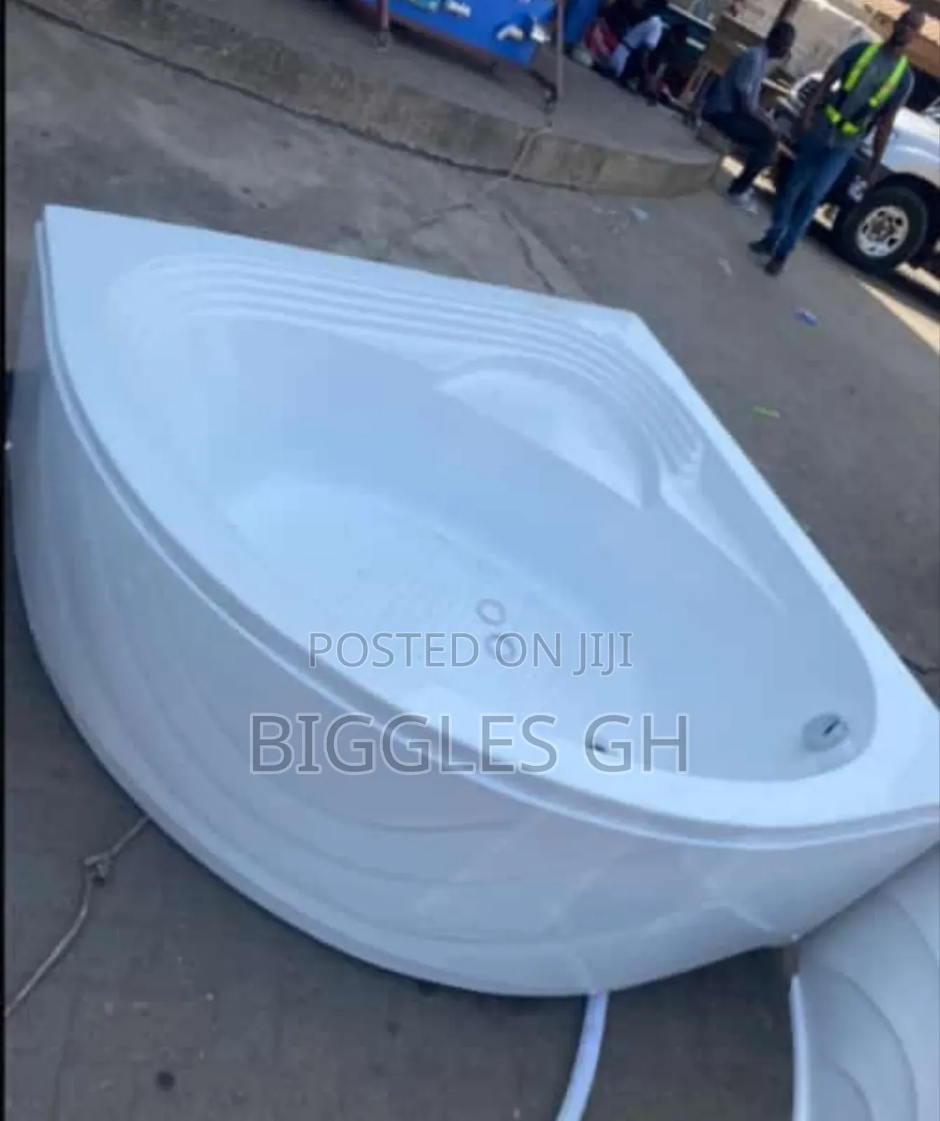Bathtub With Panel in Accra Metropolitan - Plumbing & Water Supply ...