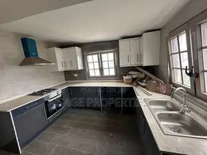 3bdrm Apartment in A&C Mall, East Legon for rent