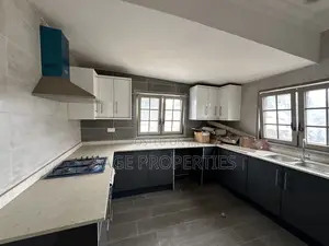 3bdrm Apartment in A&C Mall, East Legon for rent