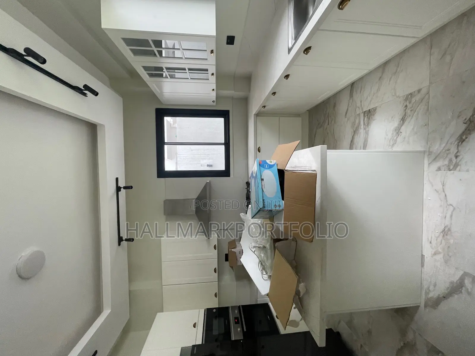5bdrm Townhouse / Terrace in Cantonments for rent