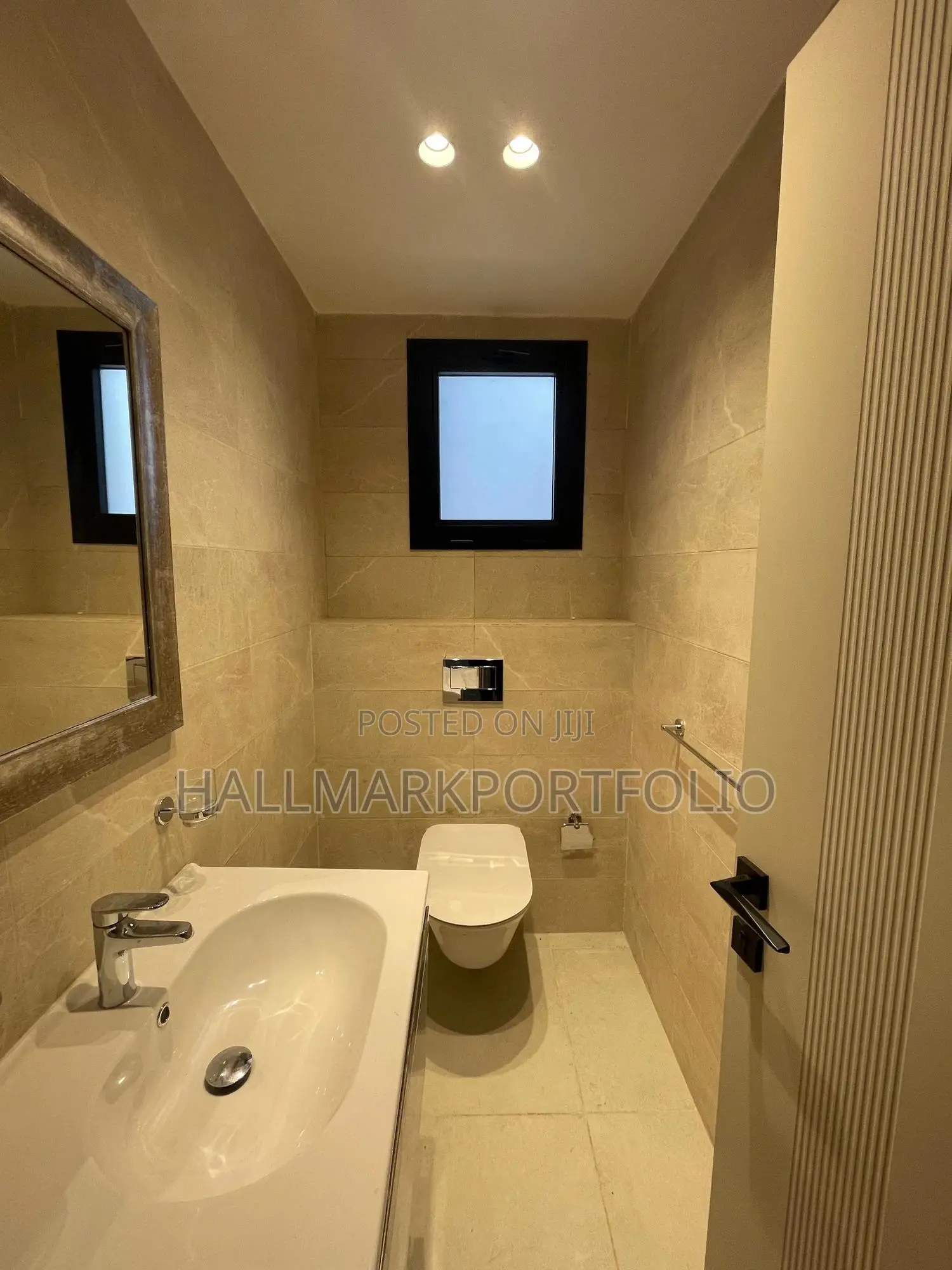 5bdrm Townhouse / Terrace in Cantonments for rent