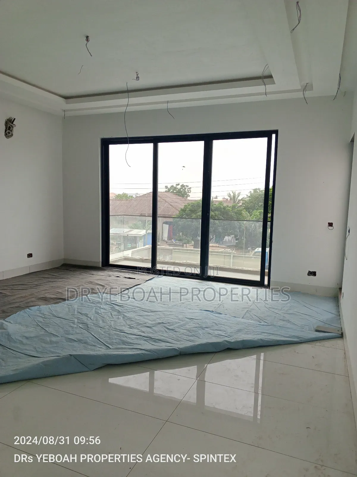 4bdrm Duplex in Spintex:- 4 Bedrooms for sale