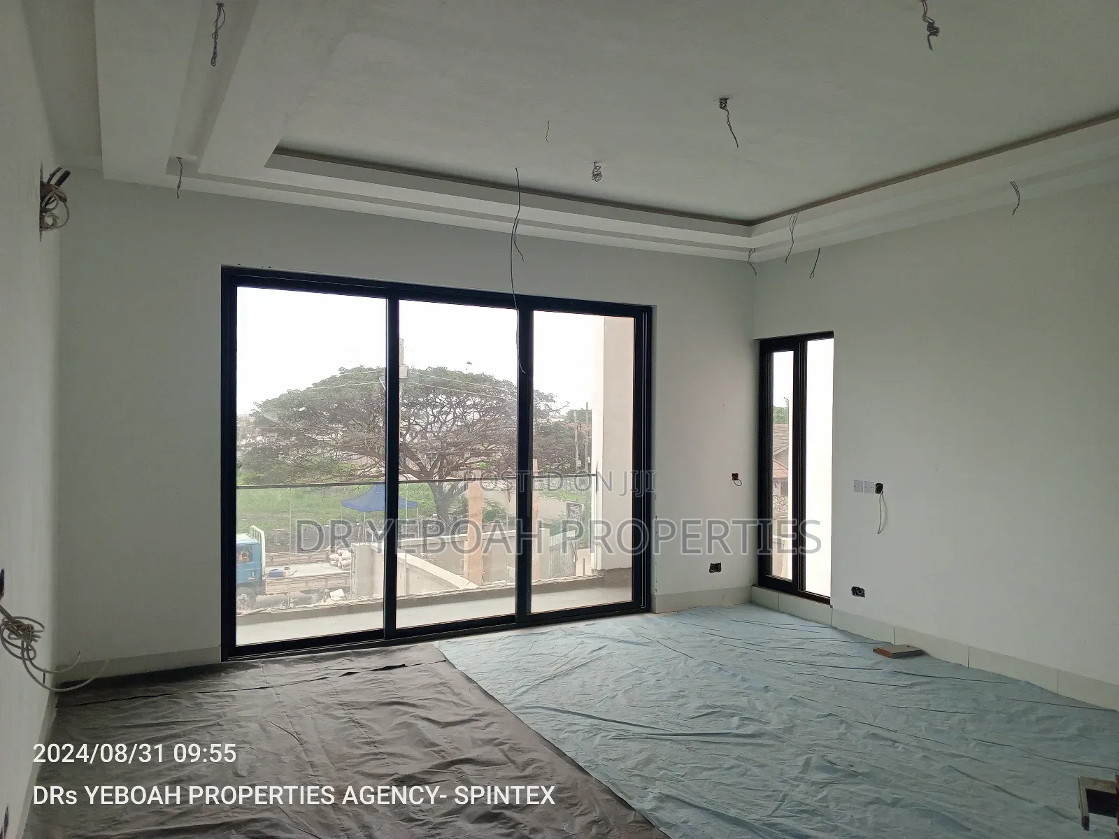 4bdrm Duplex in Spintex:- 4 Bedrooms for sale