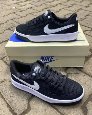 Nike React Men's Casual Sneaker.
