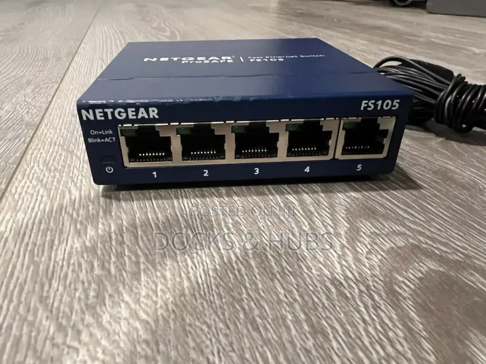 NETGEAR FS105 - 10 / 100 MBPS Fast Ethernet Network Switch