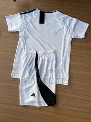 24 / 25 Real Madrid Home Kids Jersey