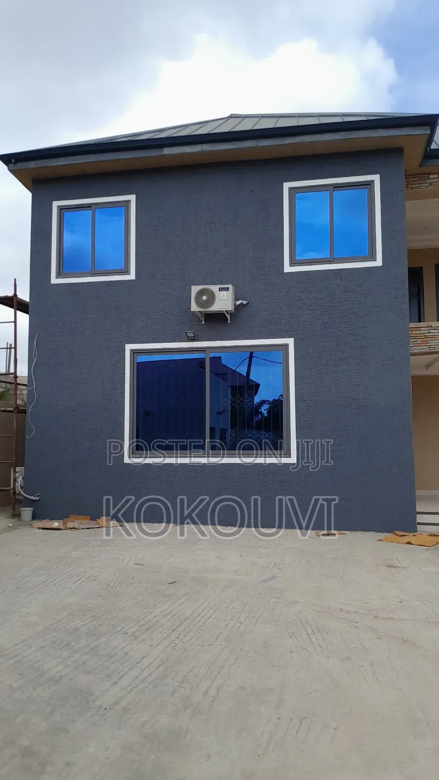 Kokouvi Waterproof Graphiato
