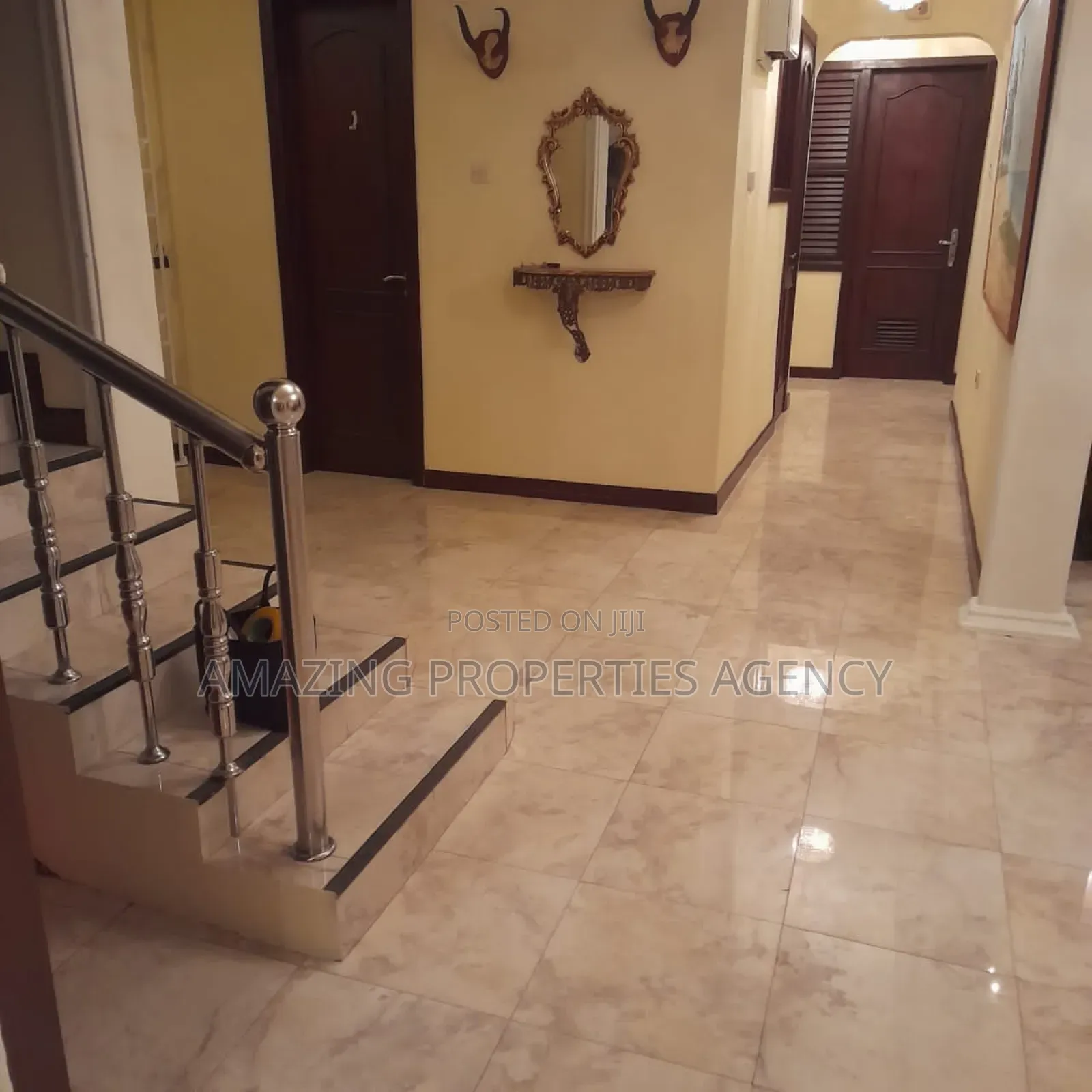 5bdrm House in Adjiriganor for sale