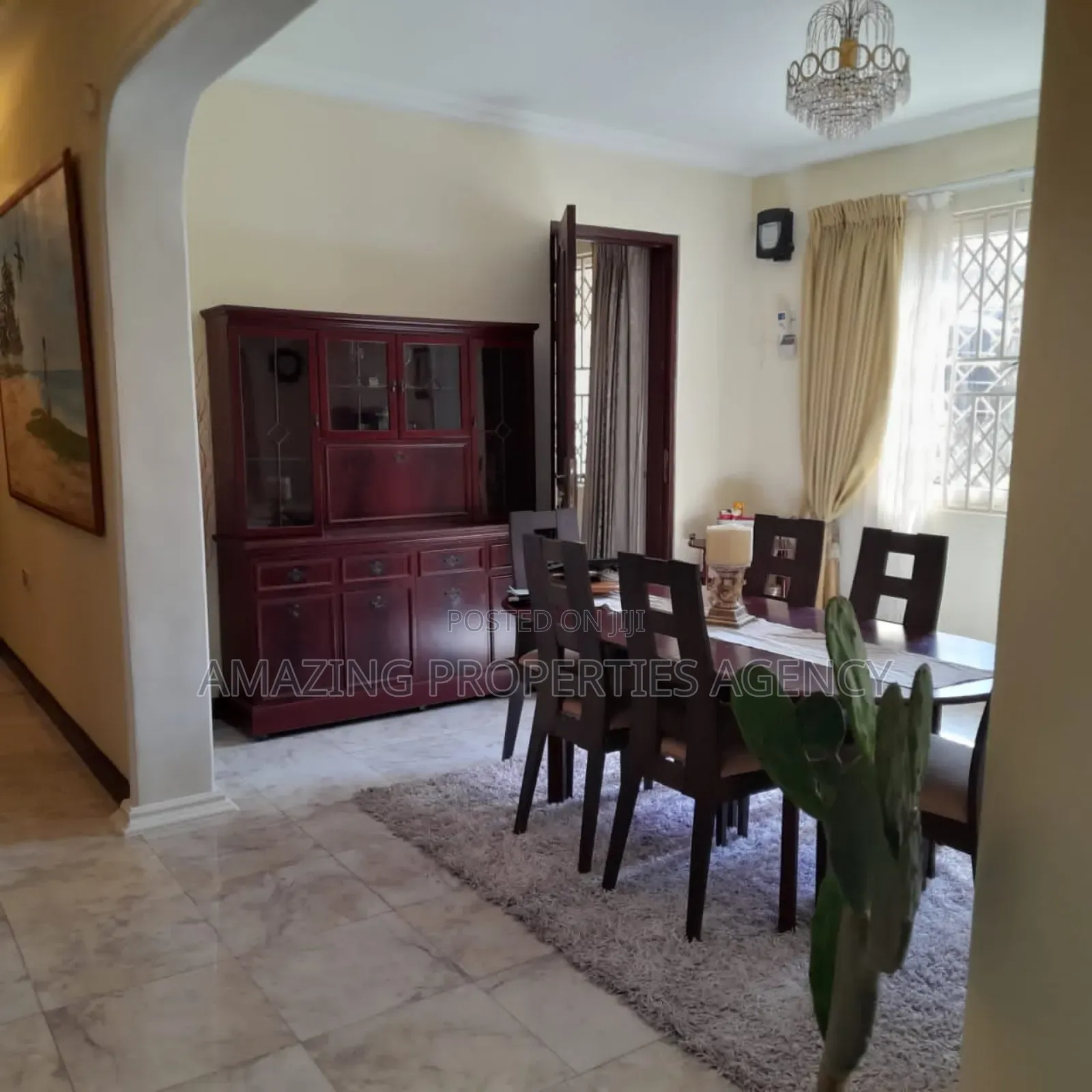 5bdrm House in Adjiriganor for sale