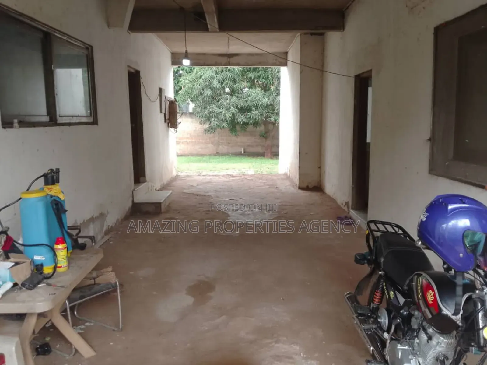 6bdrm House in Adjiriganor for sale